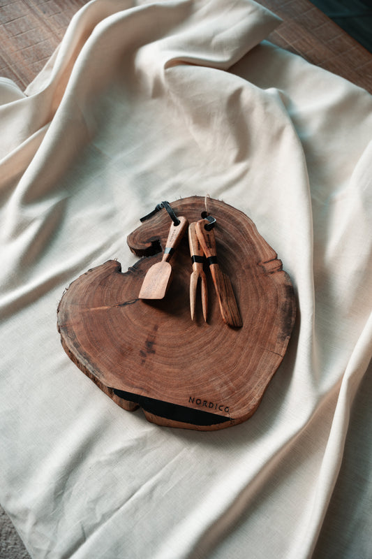 The Best wooden cheeseboard set that will enhance you cheese plates