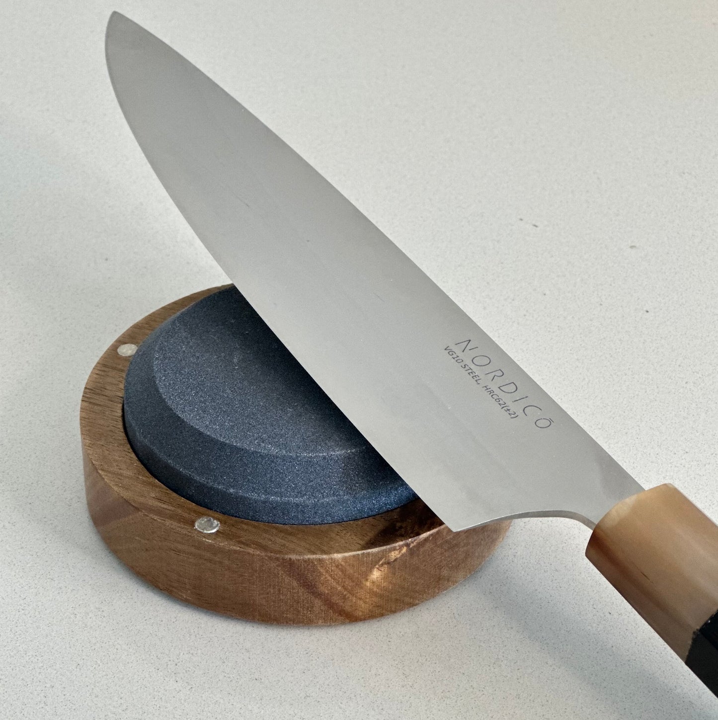 El Afilador: The Designed Knife Sharpener | Whetstone & Leather Strop - Nordico